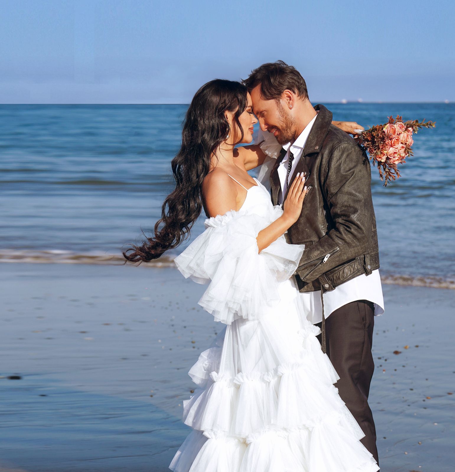 عزيز عبّدو يطرح "نكبر سوا" في ألبومه الجديد