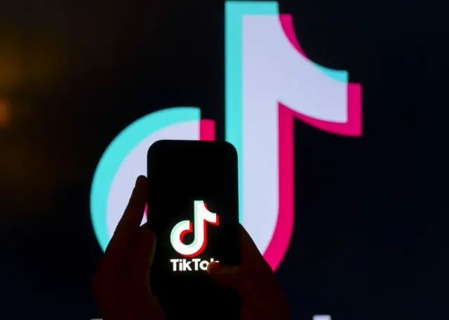 مصير تيك توك في أمريكا بين الحظر والبيع: هل يتدخل ترامب لإنقاذ التطبيق؟