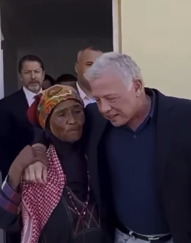 عاجل | مشهد مهيب للملك الإنسان .. فيديو وصور