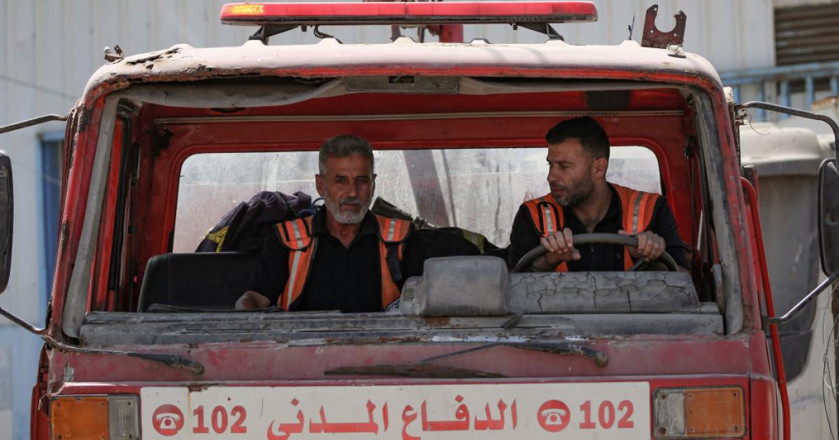 صورة حول : غزة تواجه أزمة إنقاذ ..توقف مركبات الدفاع المدني بسبب نقص قطع الصيانة والوقود غزة تواجه أزمة إنقاذ ..توقف مركبات الدفاع المدني بسبب نقص قطع الصيانة والوقود