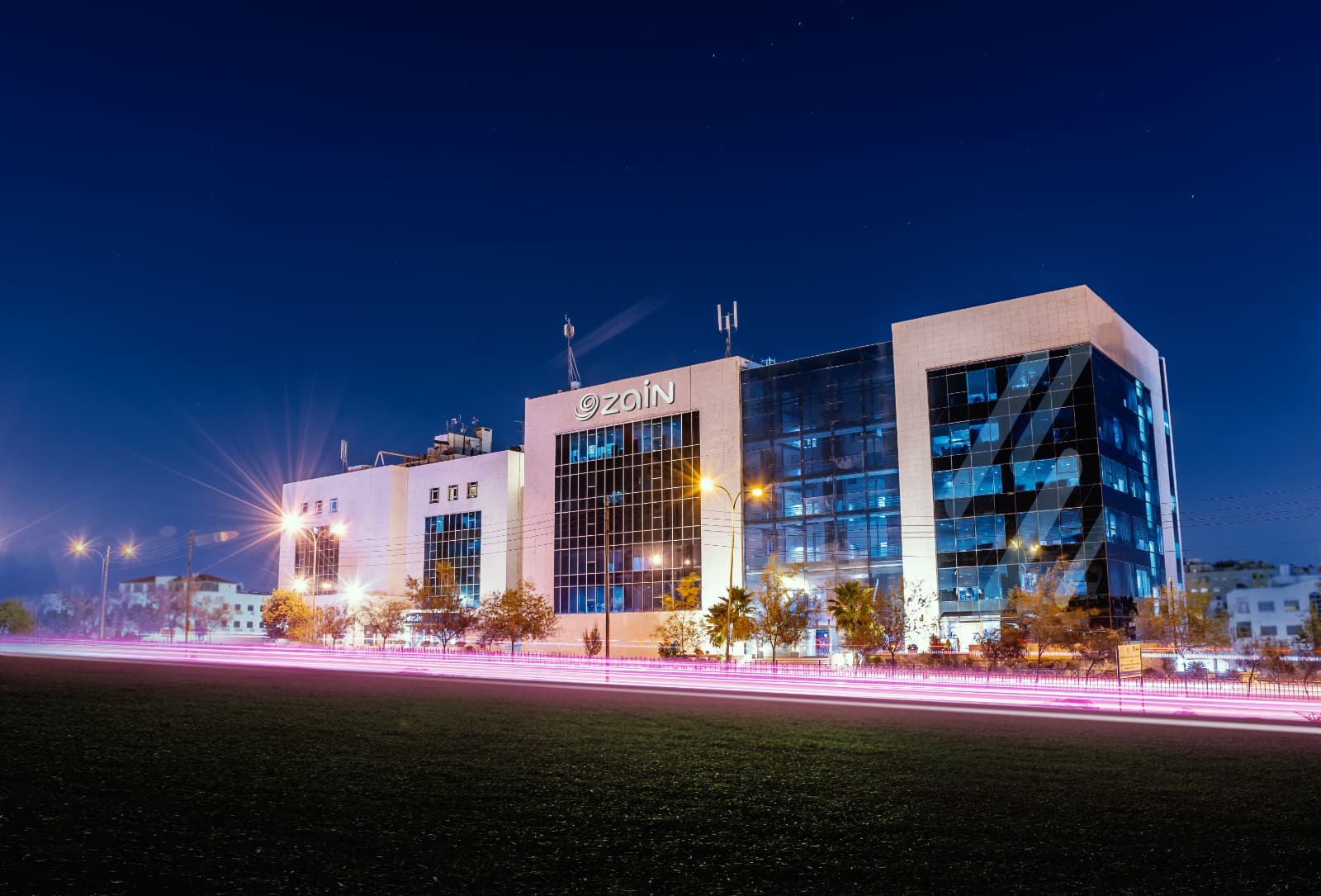 صورة حول : زين تطوّع حلولها للأعمال لتعزيز التحول الرقمي في مختلف القطاعات زين تطوّع حلولها للأعمال لتعزيز التحول الرقمي في مختلف القطاعات