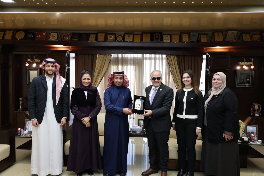 صورة حول : القائم بأعمال الملحقية الثقافية السعودية يزور جامعة عمان الأهلية القائم بأعمال الملحقية الثقافية السعودية يزور جامعة عمان الأهلية