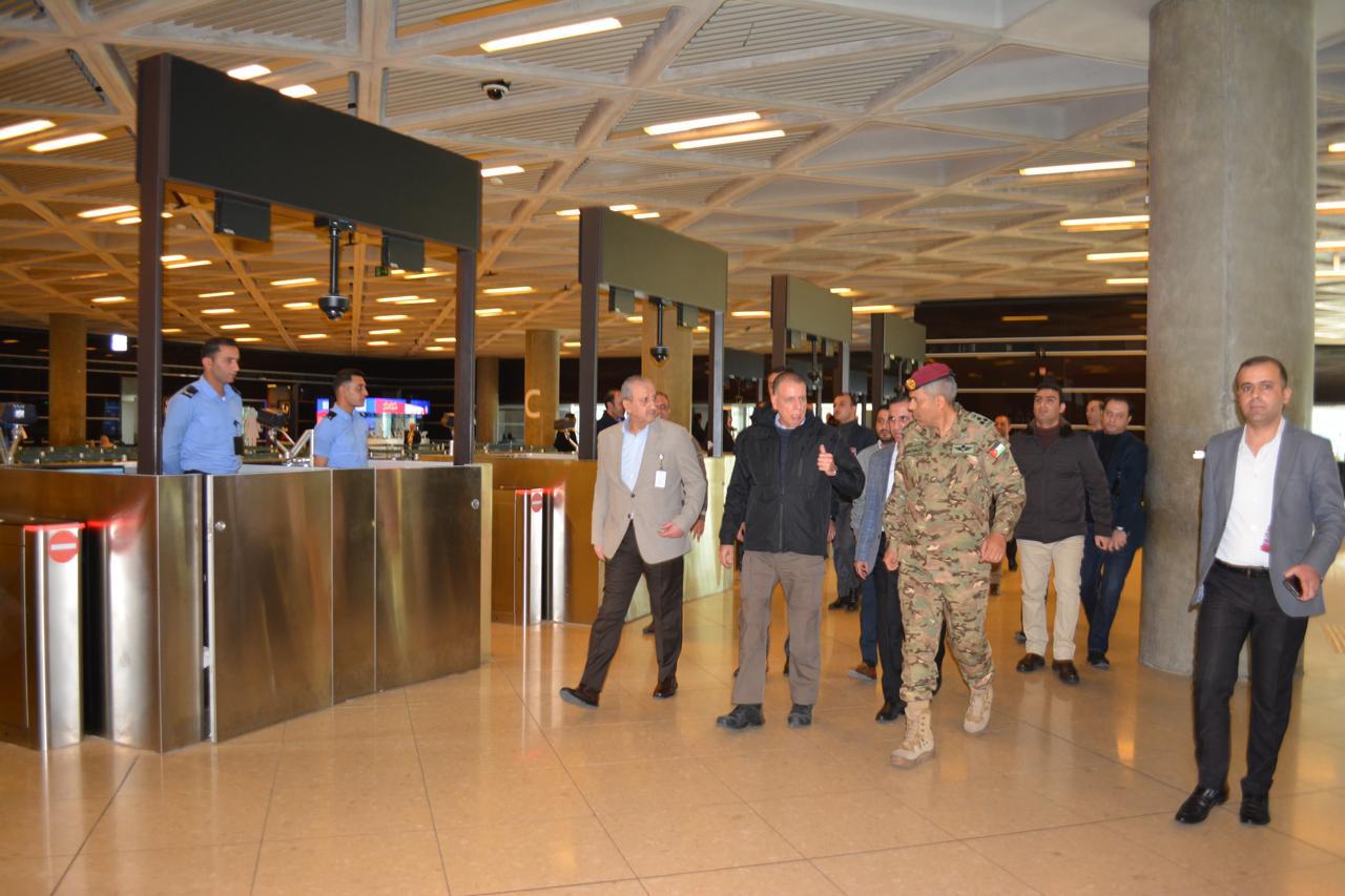 الفراية يوعز للاجهزة المعنية في مطار الملكة علياء الدولي بتقديم افضل الخدمات للمسافرين