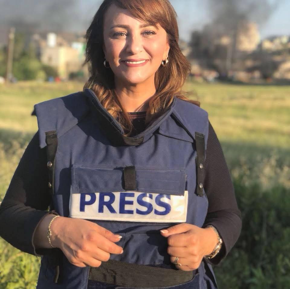 عاجل ||احتجاز مراسلة قناة الجزيرة جيفارا البديري في بيتونيا ونقلها إلى مركز الشرطة بالبالبوع