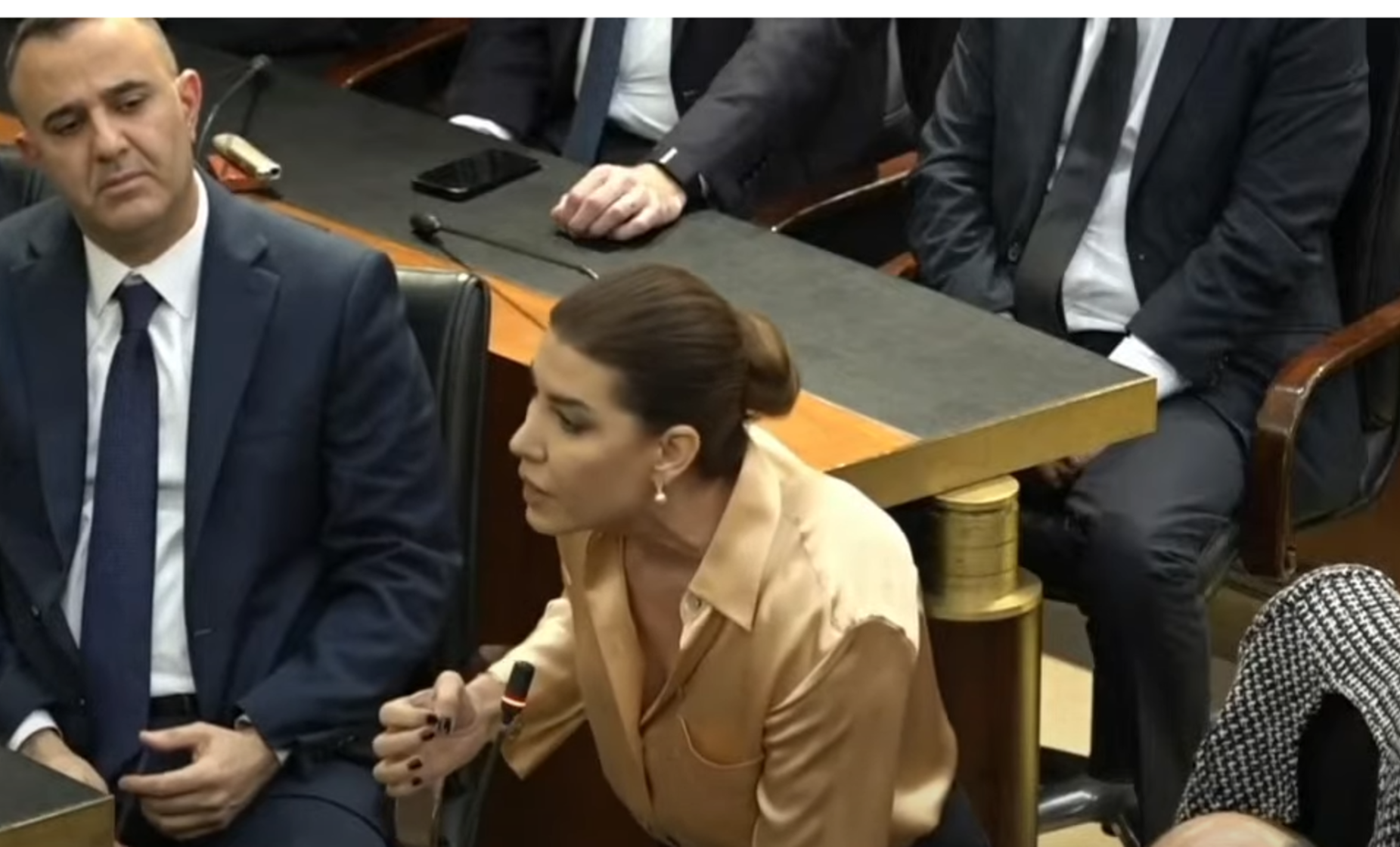 صورة حول : خلاف حاد في مجلس النواب اللبناني حول انتخاب رئيس جديد والاعتراض على تعديل الدستور خلاف حاد في مجلس النواب اللبناني حول انتخاب رئيس جديد والاعتراض على تعديل الدستور