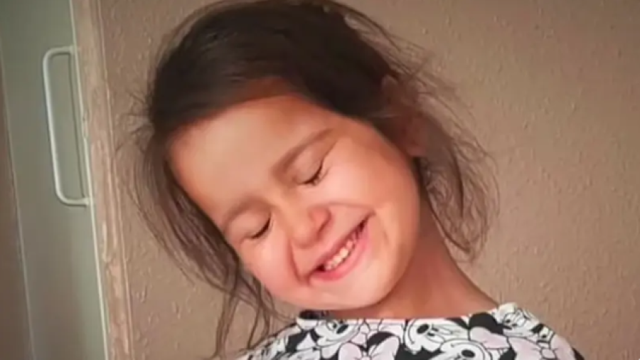 قصة مؤلمة و شنيعة...تفاصيل مرعبة لجريمة قتل الطفلة سارة على يد والديها