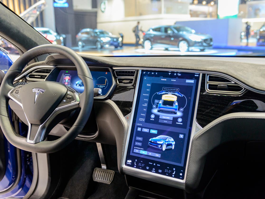 تسلا تستدعي 239 ألف سيارة في الولايات المتحدة بسبب مشكلة في الكاميرا الخلفية