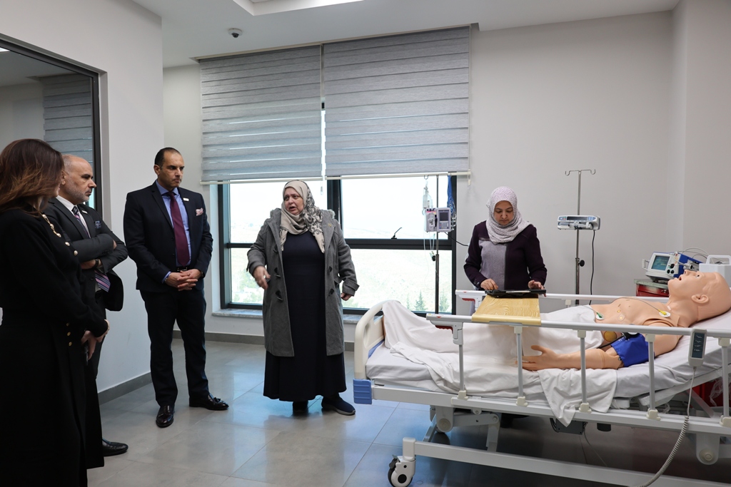 صورة حول : عمان الأهلية تستقبل وفداً من جامعة عجمان الإماراتيّة عمان الأهلية تستقبل وفداً من جامعة عجمان الإماراتيّة