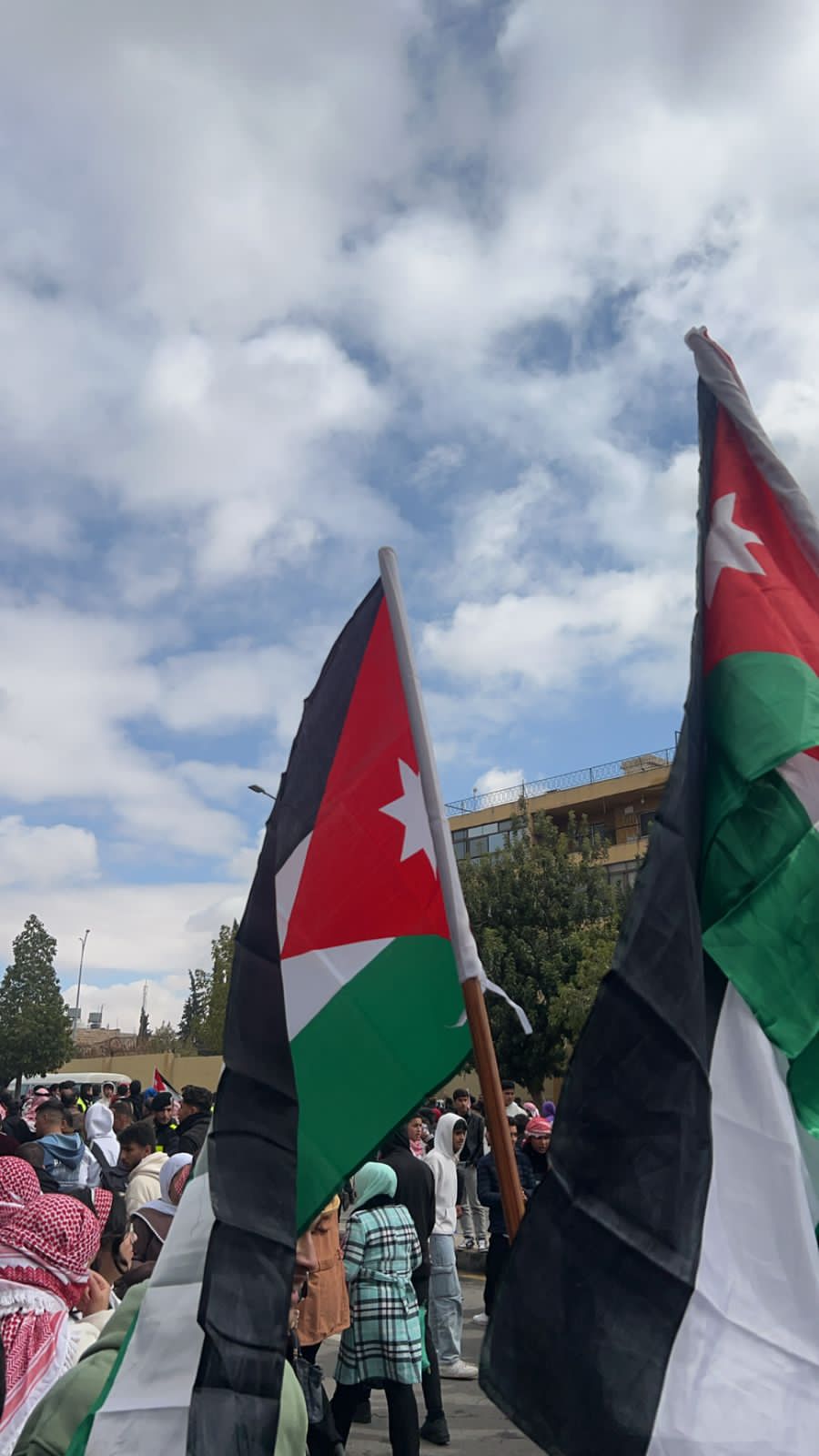 استقبال شعبي حافل لجلالة الملك عبدالله الثاني في جميع محافظات المملكة(صور وفيديو)