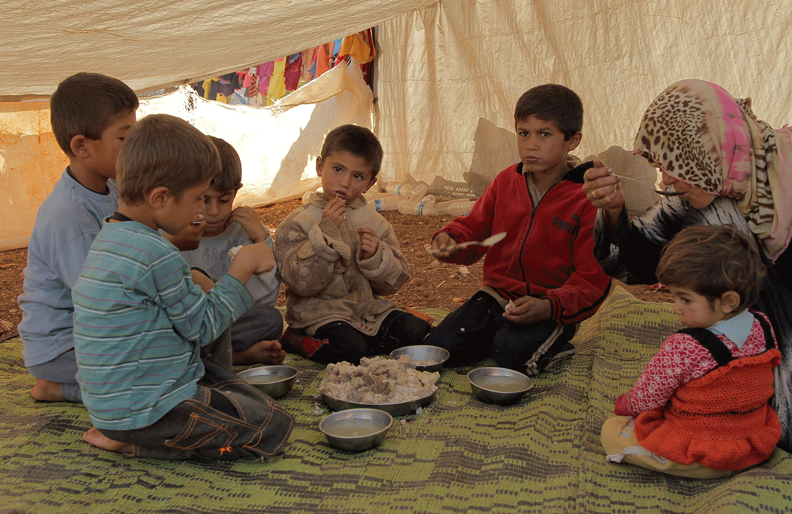 حماية المستهلك تطالب بتخصيص جزء من الطعام لمساعدة الفقراء في رمضان