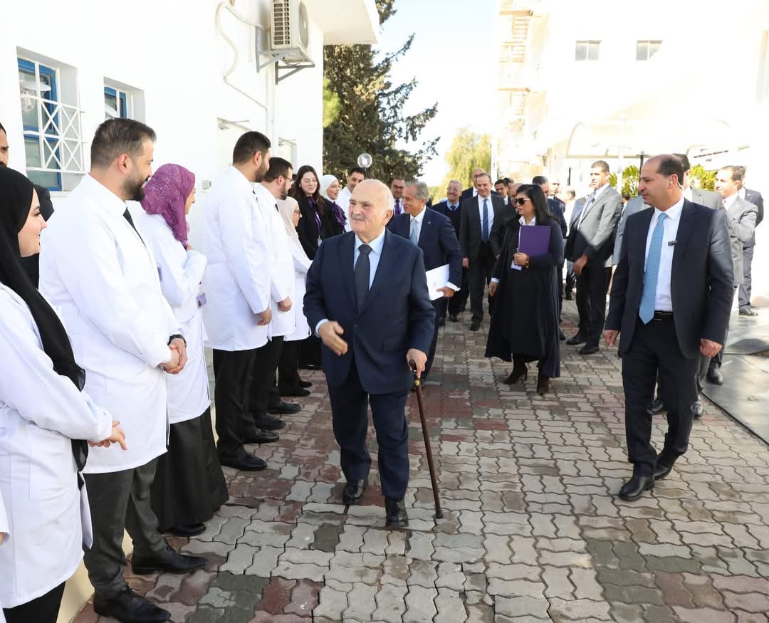 بحضور الأمير الحسن رئيس الحكومة يزور الجمعية العلمية الملكية... صور