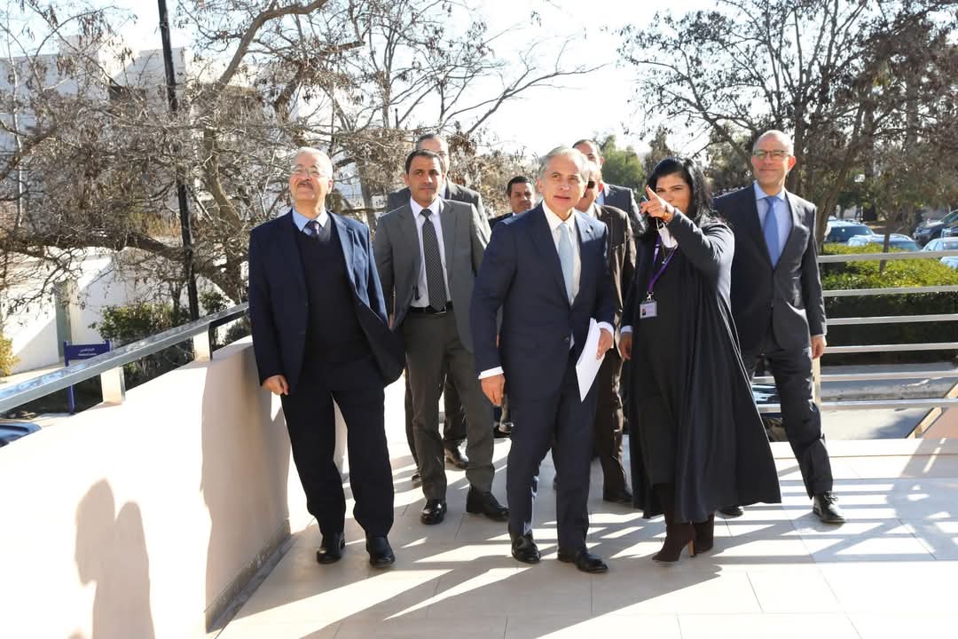 بحضور الأمير الحسن رئيس الحكومة يزور الجمعية العلمية الملكية... صور