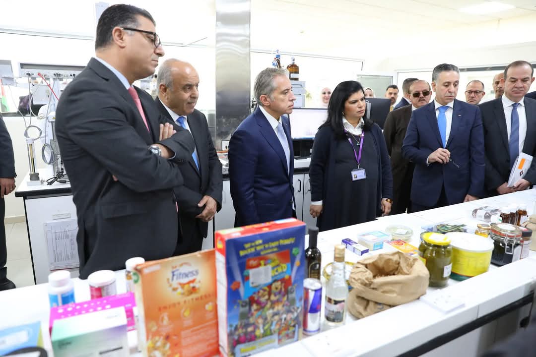 بحضور الأمير الحسن رئيس الحكومة يزور الجمعية العلمية الملكية... صور