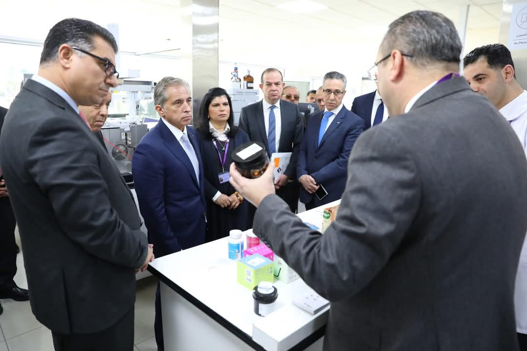 بحضور الأمير الحسن رئيس الحكومة يزور الجمعية العلمية الملكية... صور