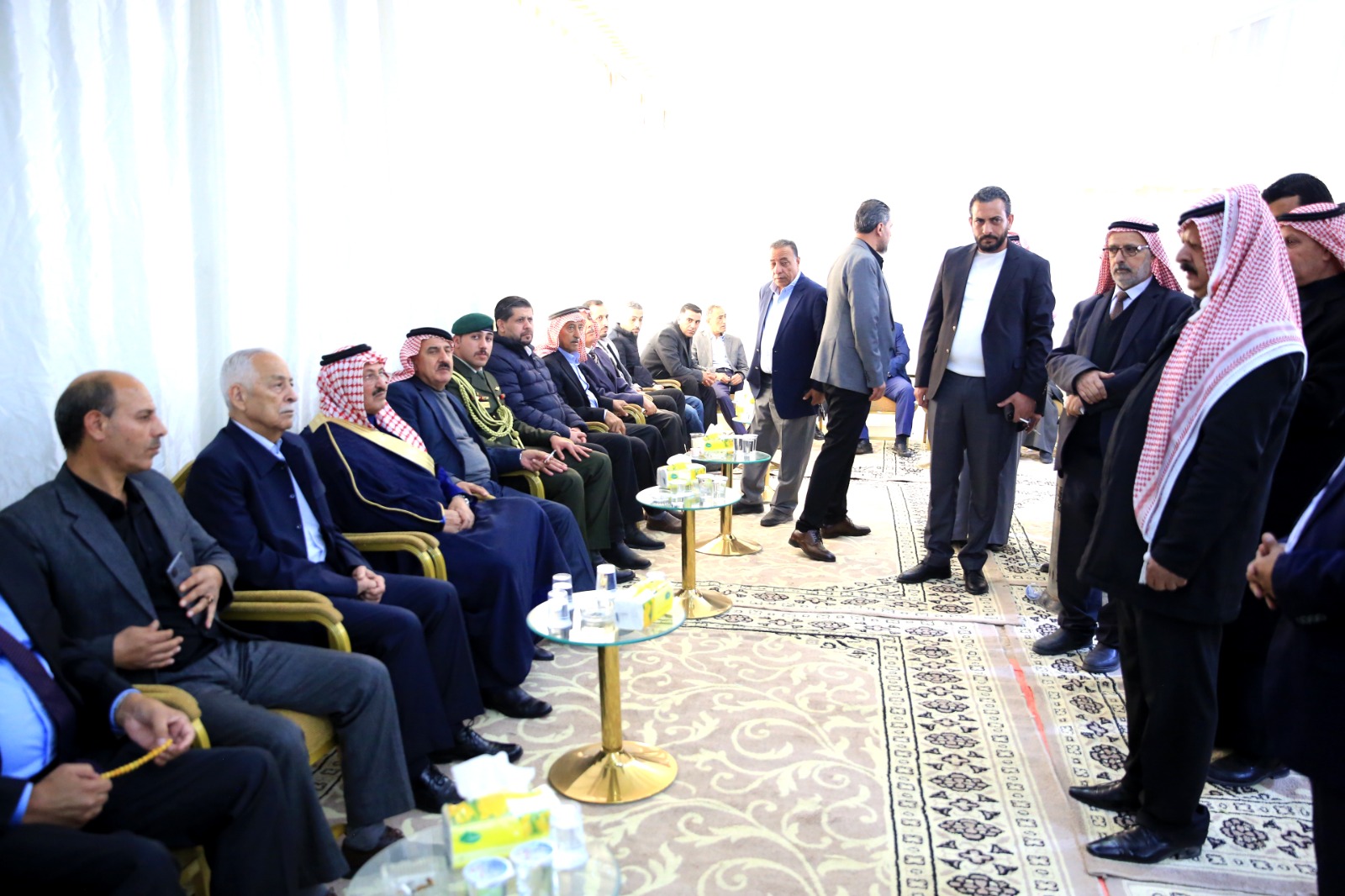 صورة حول : مندوبا عن الملك وولي العهد.. العيسوي يعزي الهنداوي والغليلات مندوبا عن الملك وولي العهد.. العيسوي يعزي الهنداوي والغليلات