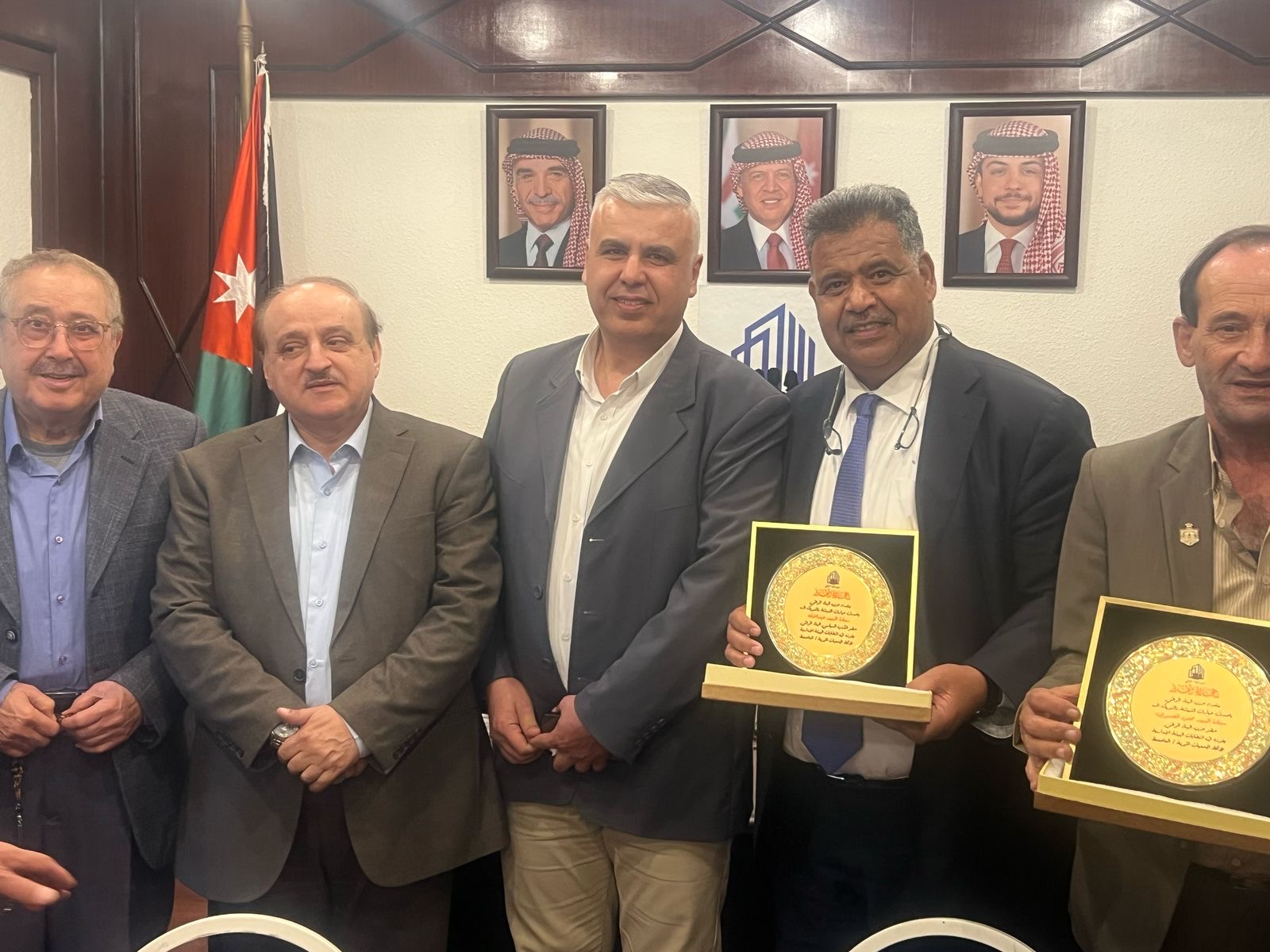 صورة حول : "البناء الوطني" يُكرِّم الحنيطي والمحسيري "البناء الوطني" يُكرِّم الحنيطي والمحسيري