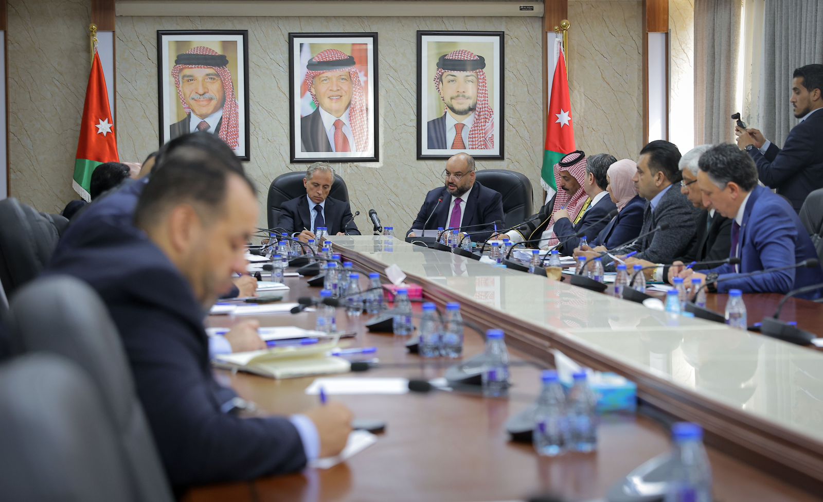 رئيس الوزراء يلتقي كتلة اتحاد الأحزاب الوسطية: الخشمان يؤكد ان الشراكة مع الحكومة لم تعد ترفاً بل ضرورة وطنية