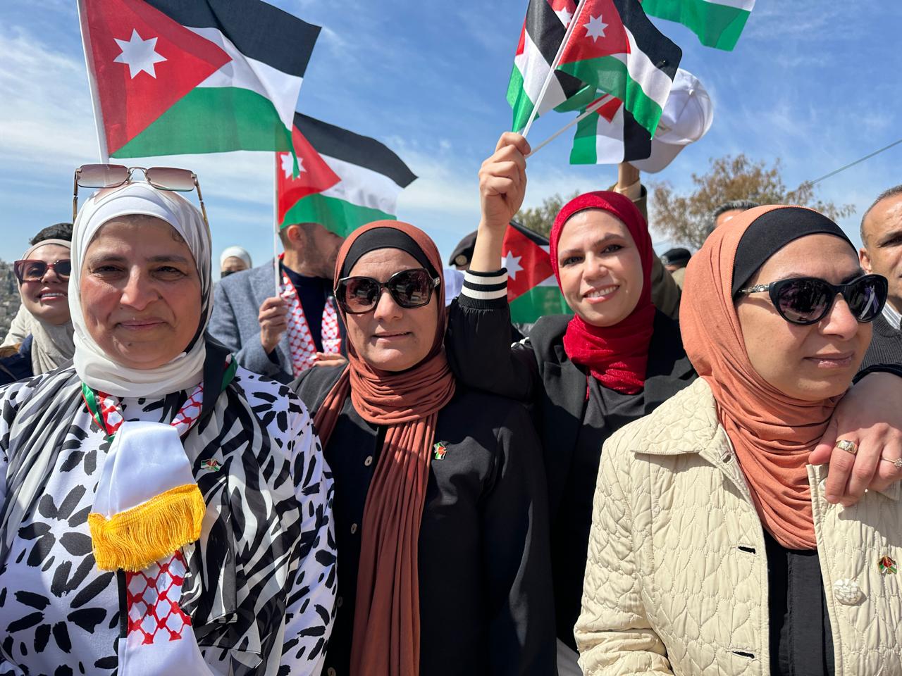 صورة حول : فيديو وصور .. أسرة تربية لواء ماركا تحتفل بيوم العلم فيديو وصور .. أسرة تربية لواء ماركا تحتفل بيوم العلم