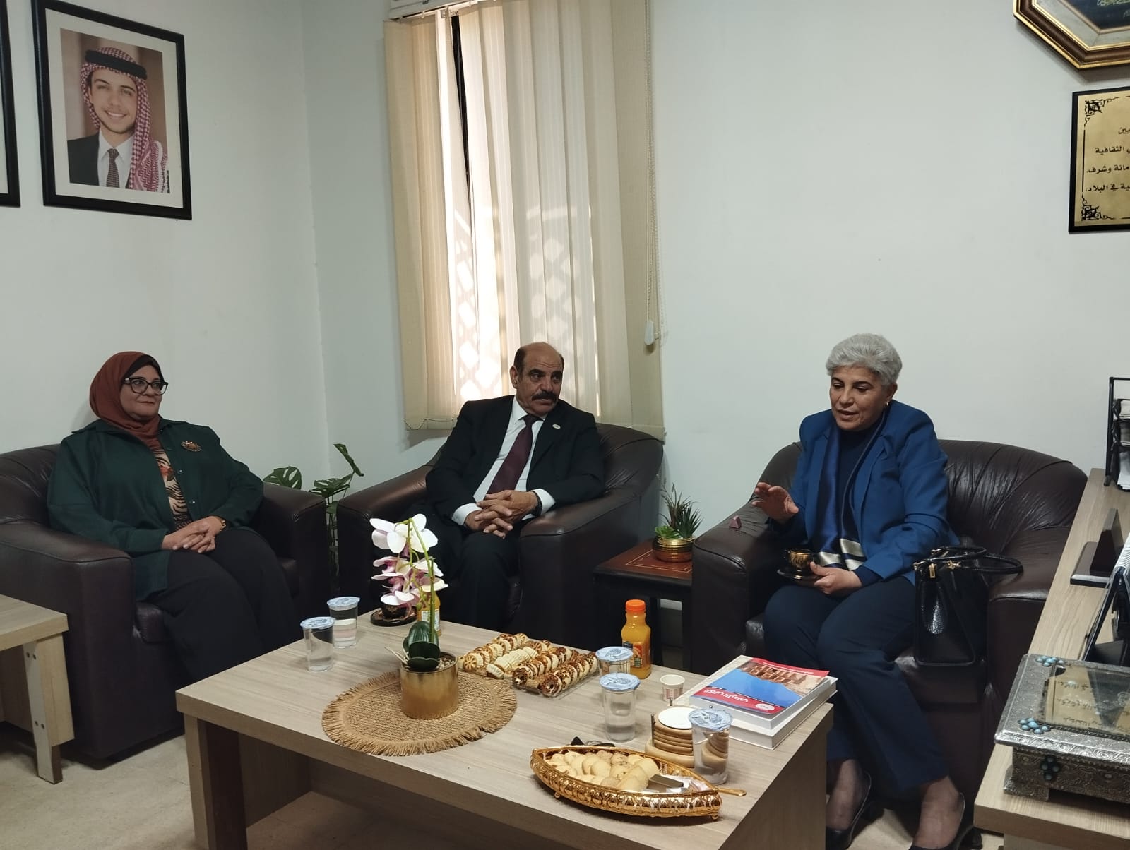 السفيرة التونسية في عمان مفيدة الزريبي تزور اتحاد الكتاب والادباء الاردنيين