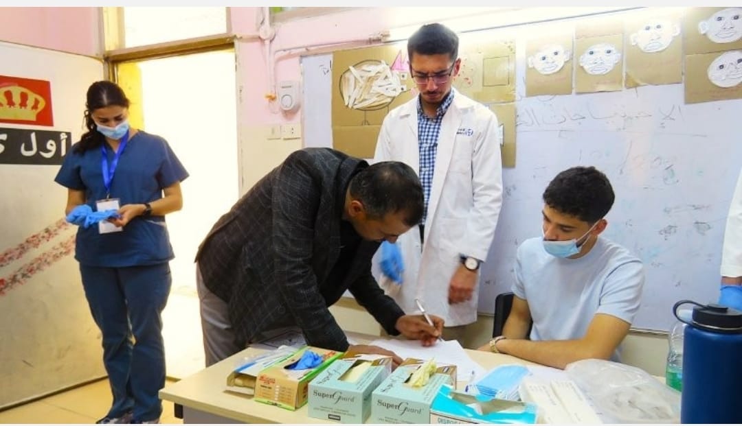 صورة حول : جامعة البترا تقيم يومًا طبيًّا مجانيًا في مدرسة البنيات الأساسية بالتعاون مع مركز صحي البنيات جامعة البترا تقيم يومًا طبيًّا مجانيًا في مدرسة البنيات الأساسية بالتعاون مع مركز صحي البنيات