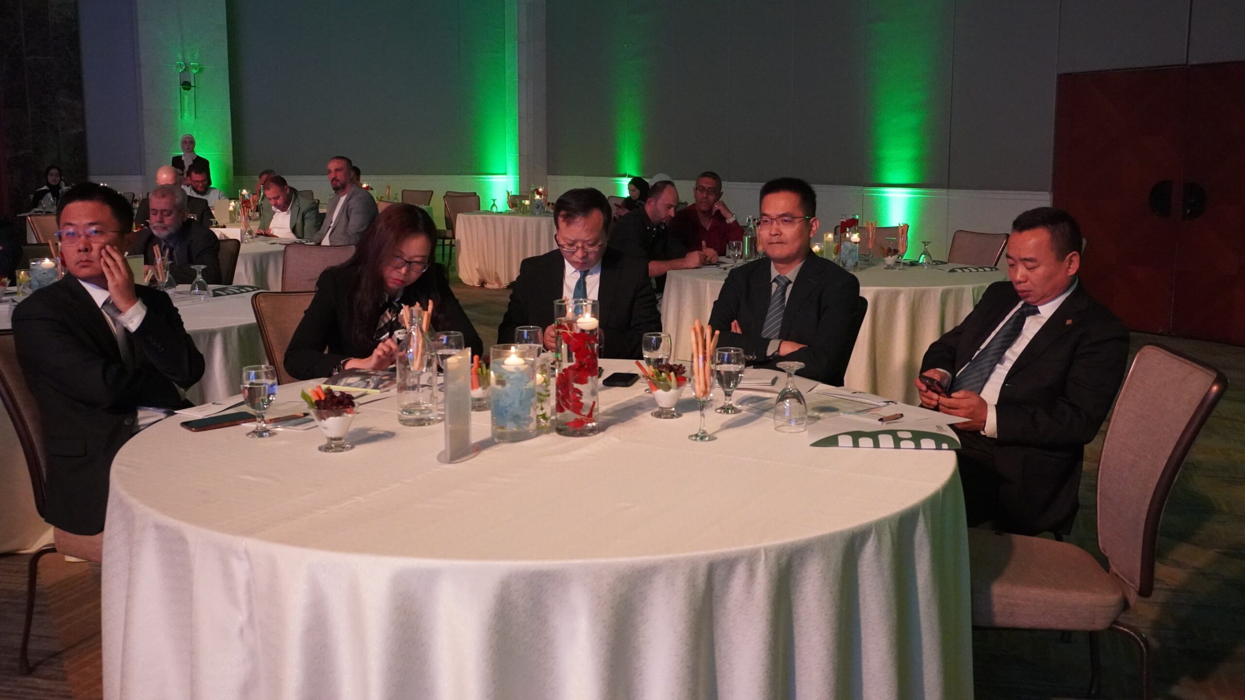 صورة حول : جوبترول وغاز الأردن يوقعان اتفاقية استراتيجية لتأسيس الشركة الوطنية المتطورة للغاز الطبيعي "وطني" لتعزيز استدامة الطاقة في الأردن جوبترول وغاز الأردن يوقعان اتفاقية استراتيجية لتأسيس الشركة الوطنية المتطورة للغاز الطبيعي "وطني" لتعزيز استدامة الطاقة في الأردن