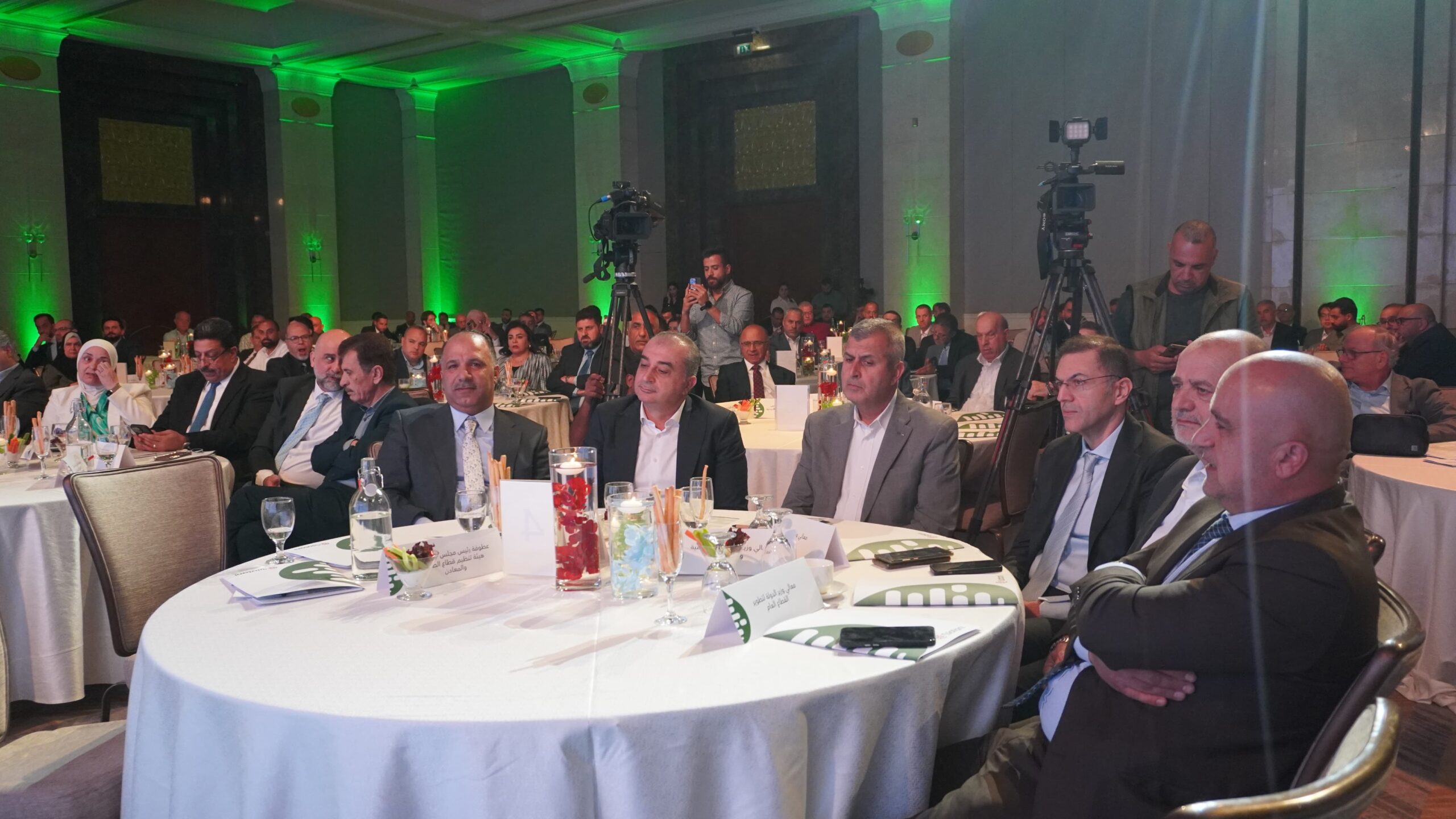 صورة حول : جوبترول وغاز الأردن يوقعان اتفاقية استراتيجية لتأسيس الشركة الوطنية المتطورة للغاز الطبيعي "وطني" لتعزيز استدامة الطاقة في الأردن جوبترول وغاز الأردن يوقعان اتفاقية استراتيجية لتأسيس الشركة الوطنية المتطورة للغاز الطبيعي "وطني" لتعزيز استدامة الطاقة في الأردن