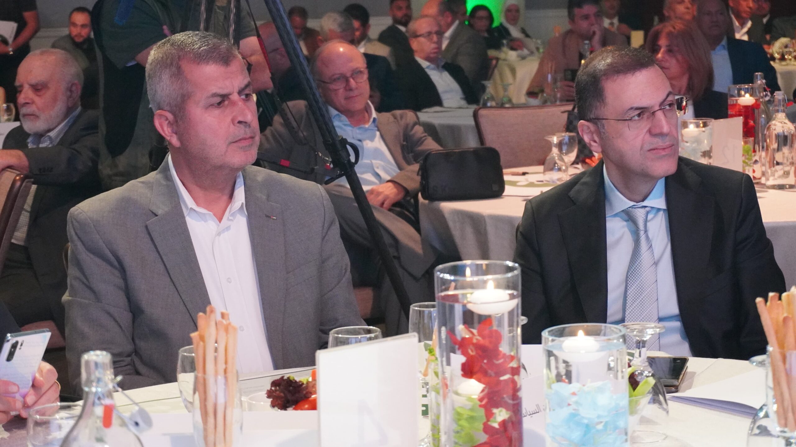 صورة حول : جوبترول وغاز الأردن يوقعان اتفاقية استراتيجية لتأسيس الشركة الوطنية المتطورة للغاز الطبيعي "وطني" لتعزيز استدامة الطاقة في الأردن جوبترول وغاز الأردن يوقعان اتفاقية استراتيجية لتأسيس الشركة الوطنية المتطورة للغاز الطبيعي "وطني" لتعزيز استدامة الطاقة في الأردن