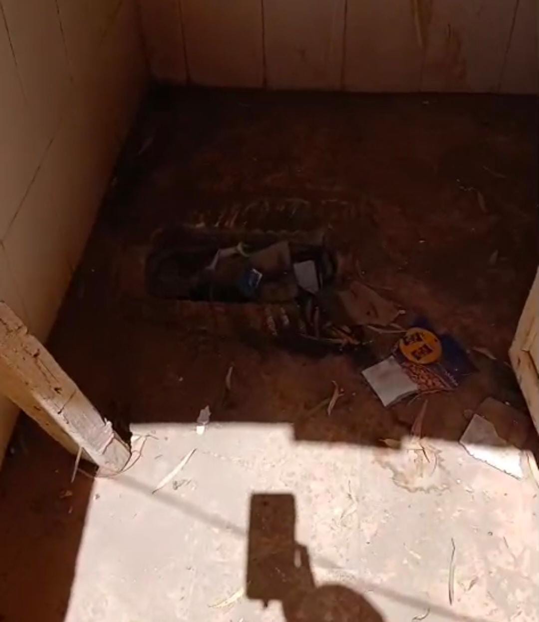 رحلة تاريخية بنهاية مقززة.. حمامات ملوثة تستقبل السياح في المفرق(فيديو)