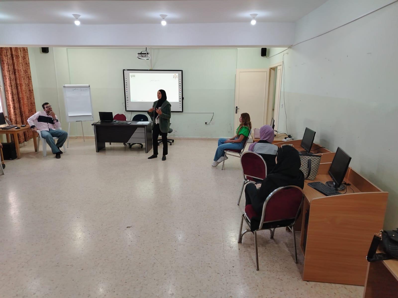 انطلاق برنامج 'التسويق الرقمي' في مركز شباب مادبا لتعزيز مهارات الشباب بسوق العمل