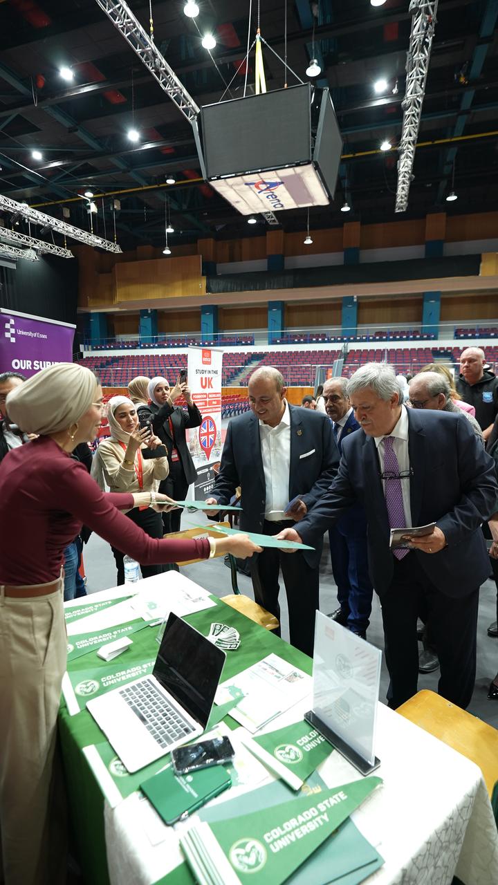 بالصور .. د.ماهرالحوراني يرعى افتتاح معرض "بريدج" للجامعات الدولية في عمان الأهلية