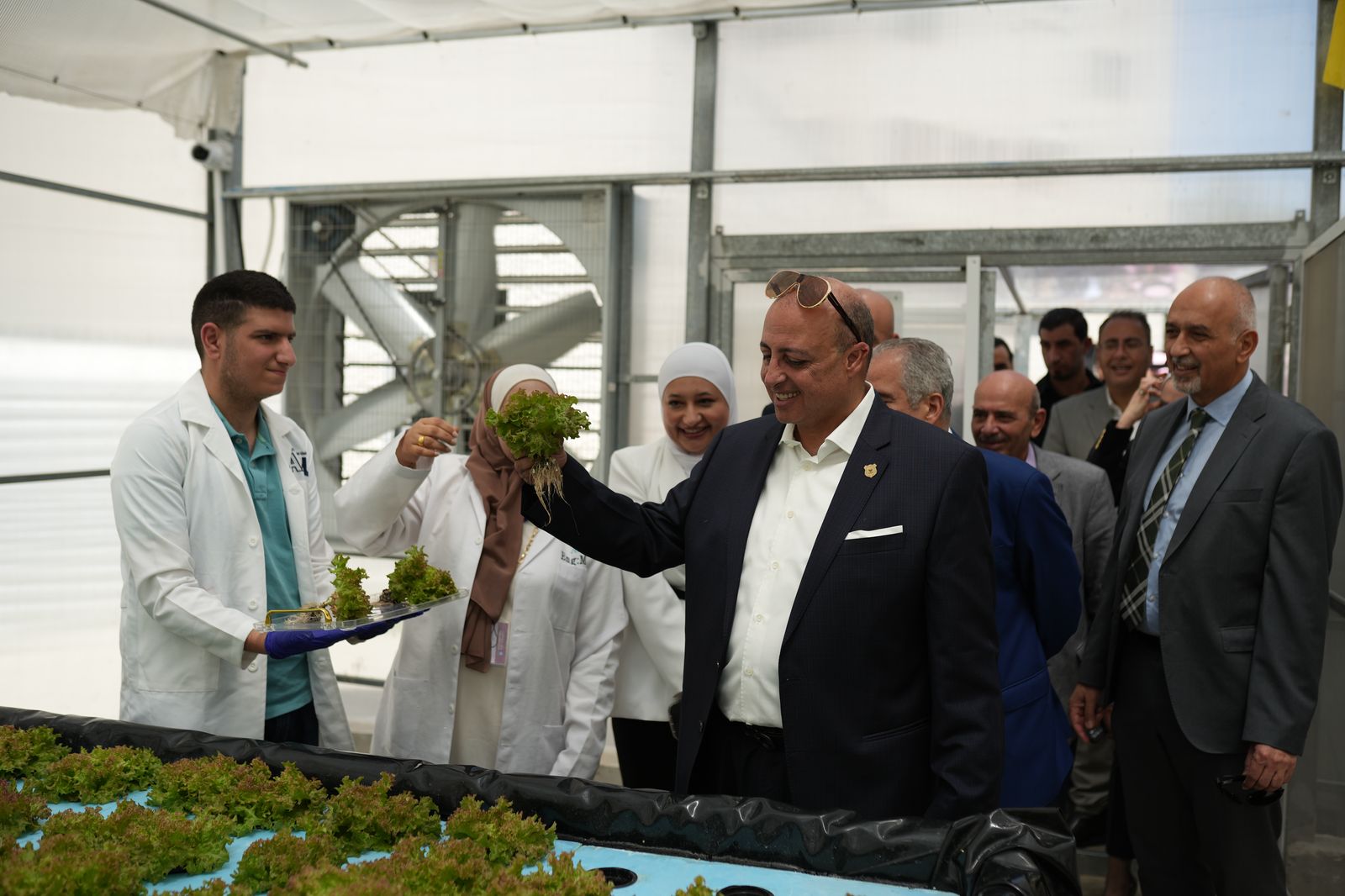 د. ماهر الحوراني يفتتح البيت الزراعي الذكي في عمان الأهلية