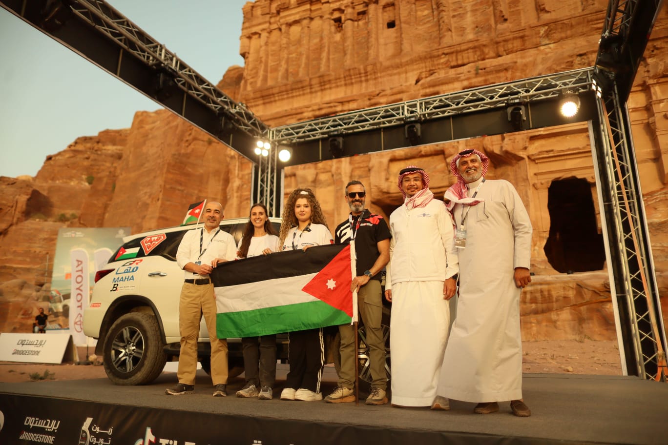"المركزية تويوتا" تحتفي بإنجاز تاريخي في رالي جميل 2025 بقيادة السائقة فرح زكريا والمؤثرة جوي إبراهيم