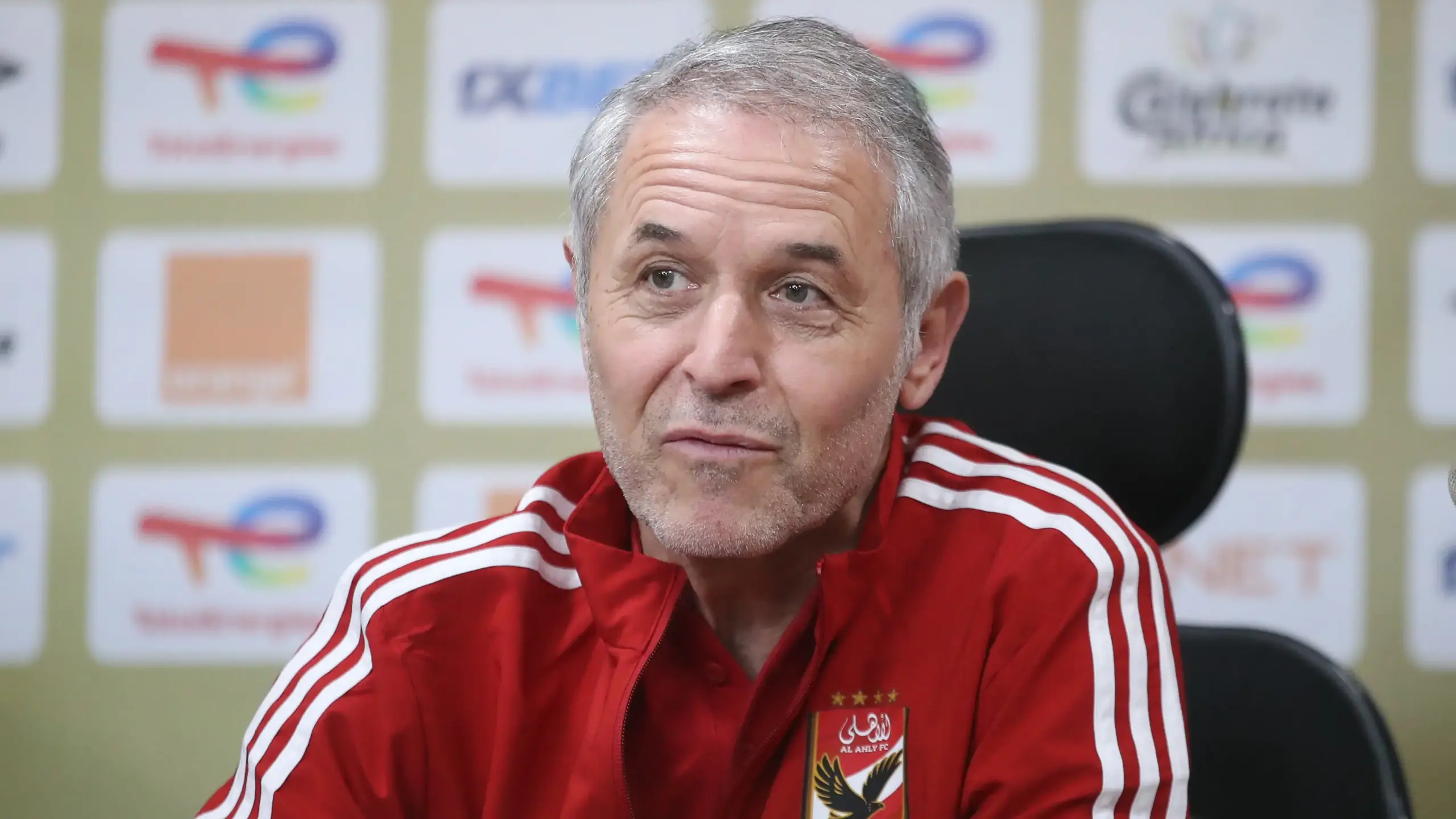 صورة حول : أزمة عقد كولر مع الأهلي: مطالب مالية ضخمة ومفاوضات لإنهاء الخلاف أزمة عقد كولر مع الأهلي: مطالب مالية ضخمة ومفاوضات لإنهاء الخلاف