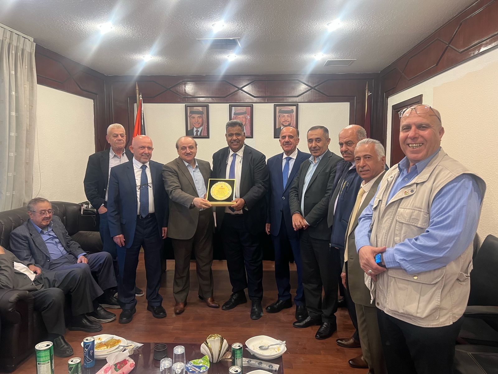 "البناء الوطني" يُكرِّم الحنيطي والمحسيري