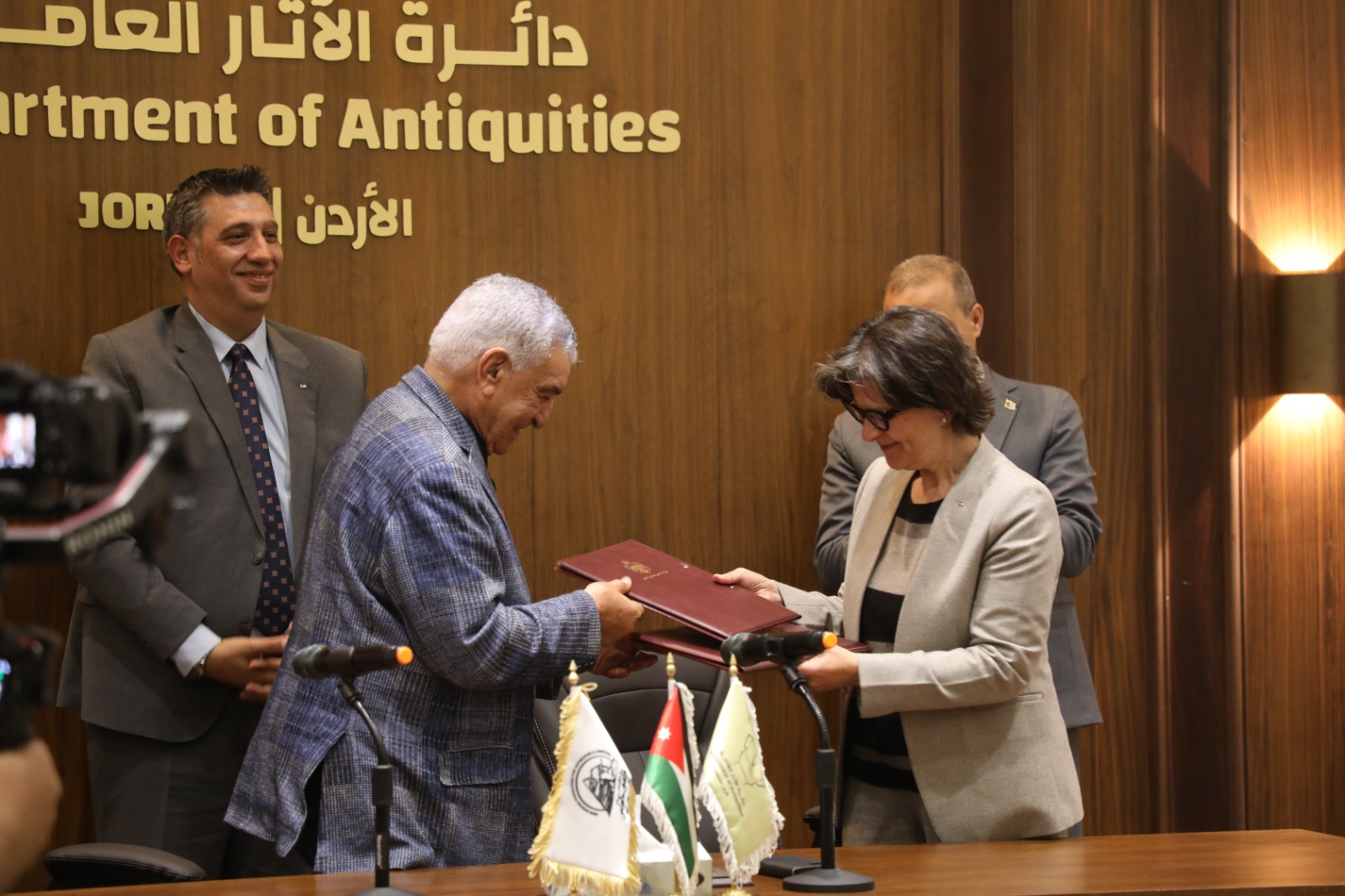 مذكرة تفاهم بين وزارة السياحة والآثار ومؤسسة زاهي حواس لتعزيز التعاون في مجال الآثار والتراث