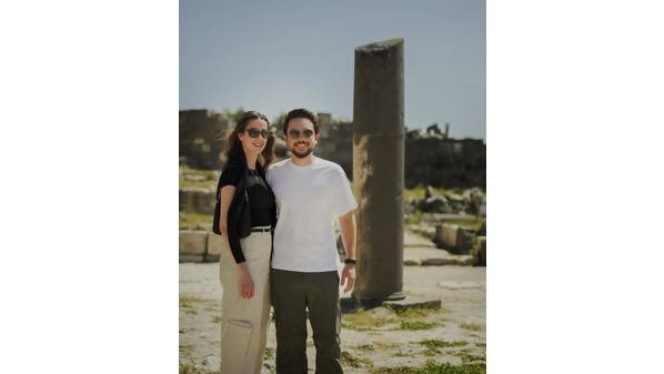 ولي العهد بعد زيارته لأم قيس ترافقه الأميرة رجوة: "ربيع الشمال دائماً غير"