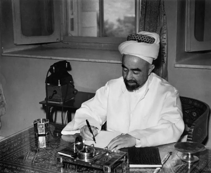 صورة حول : الملك عبدالله الأول.. سيرة قائد ومؤسس نقش اسمه في ذاكرة وطن الملك عبدالله الأول.. سيرة قائد ومؤسس نقش اسمه في ذاكرة وطن