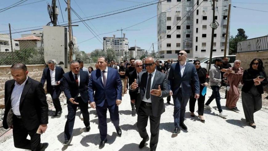 صورة حول : عواصم أوروبية تستدعي سفراء إسرائيل بعد إطلاق النار على دبلوماسيين عواصم أوروبية تستدعي سفراء إسرائيل بعد إطلاق النار على دبلوماسيين