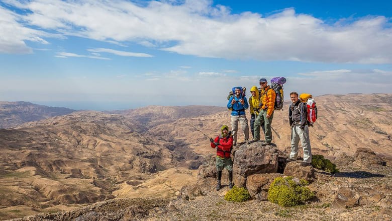 صورة حول : رحلة مغامرة سيرا على الأقدام من الطفيلة إلى العقبة احتفالاً بالاستقلال رحلة مغامرة سيرا على الأقدام من الطفيلة إلى العقبة احتفالاً بالاستقلال
