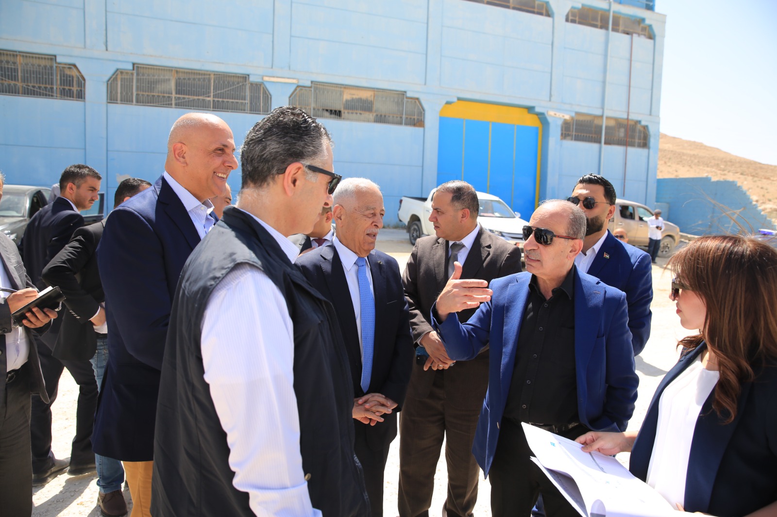 صورة حول : العيسوي يتفقد مشاريع تنموية في محافظة الزرقاء ضمن المبادرة الملكية لإعادة تأهيل وتطوير منطقتي تلال الفوسفات ووادي العش العيسوي يتفقد مشاريع تنموية في محافظة الزرقاء ضمن المبادرة الملكية لإعادة تأهيل وتطوير منطقتي تلال الفوسفات ووادي العش