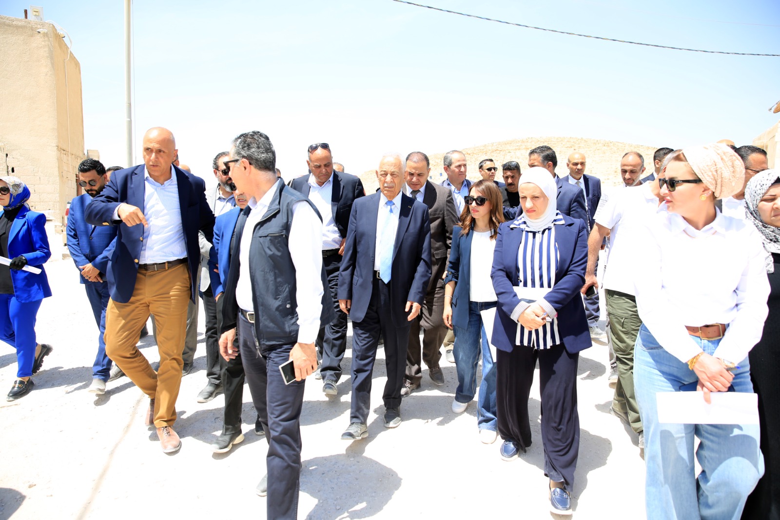 صورة حول : العيسوي يتفقد مشاريع تنموية في محافظة الزرقاء ضمن المبادرة الملكية لإعادة تأهيل وتطوير منطقتي تلال الفوسفات ووادي العش العيسوي يتفقد مشاريع تنموية في محافظة الزرقاء ضمن المبادرة الملكية لإعادة تأهيل وتطوير منطقتي تلال الفوسفات ووادي العش