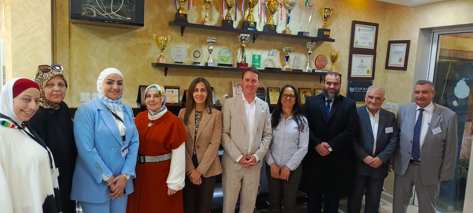 صورة حول : مدارس النظم الحديثة.. التميز يحمله توقيعنا مدارس النظم الحديثة.. التميز يحمله توقيعنا