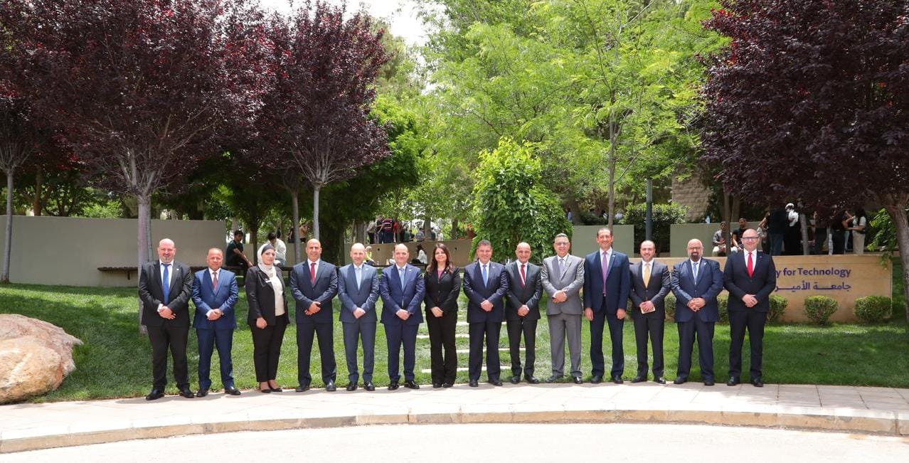 اتفاقية تعاون بين تجارة عمان وجامعة الأميرة سمية للتكنولوجيا لدعم التدريب وتطوير الموارد البشرية