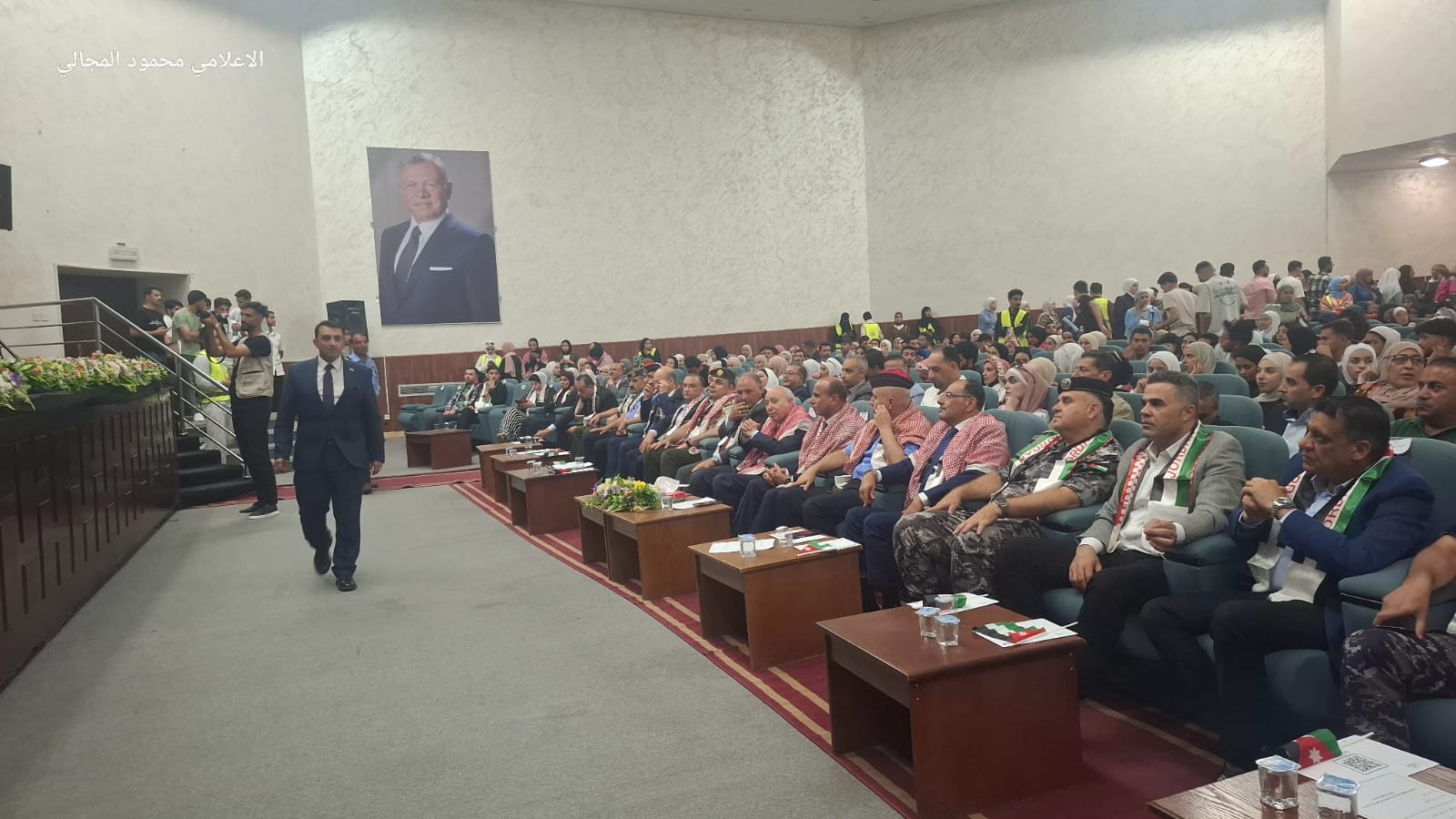 صورة حول : النعيمات يرعى احتفال جامعة مؤتة بعيد الاستقلال التاسع والسبعين النعيمات يرعى احتفال جامعة مؤتة بعيد الاستقلال التاسع والسبعين