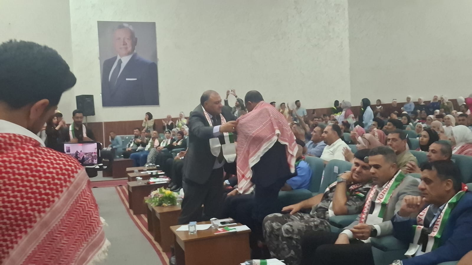 صورة حول : النعيمات يرعى احتفال جامعة مؤتة بعيد الاستقلال التاسع والسبعين النعيمات يرعى احتفال جامعة مؤتة بعيد الاستقلال التاسع والسبعين