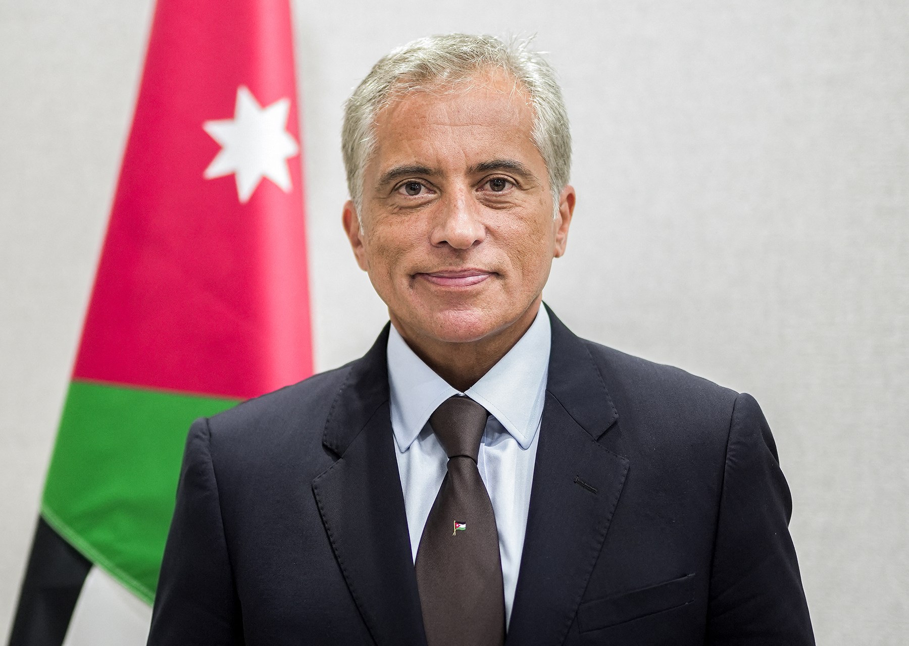 صورة حول : حسان يعمم بإتاحة الموقع الإلكتروني الخاص بجائزة الأمير الحسين للعمل التطوعي حسان يعمم بإتاحة الموقع الإلكتروني الخاص بجائزة الأمير الحسين للعمل التطوعي