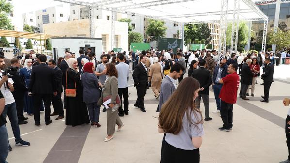 صورة حول : ولي العهد يلقي كلمة حول القطاع التكنولوجي خلال فعاليات منتدى تواصل "2025" ولي العهد يلقي كلمة حول القطاع التكنولوجي خلال فعاليات منتدى تواصل "2025"