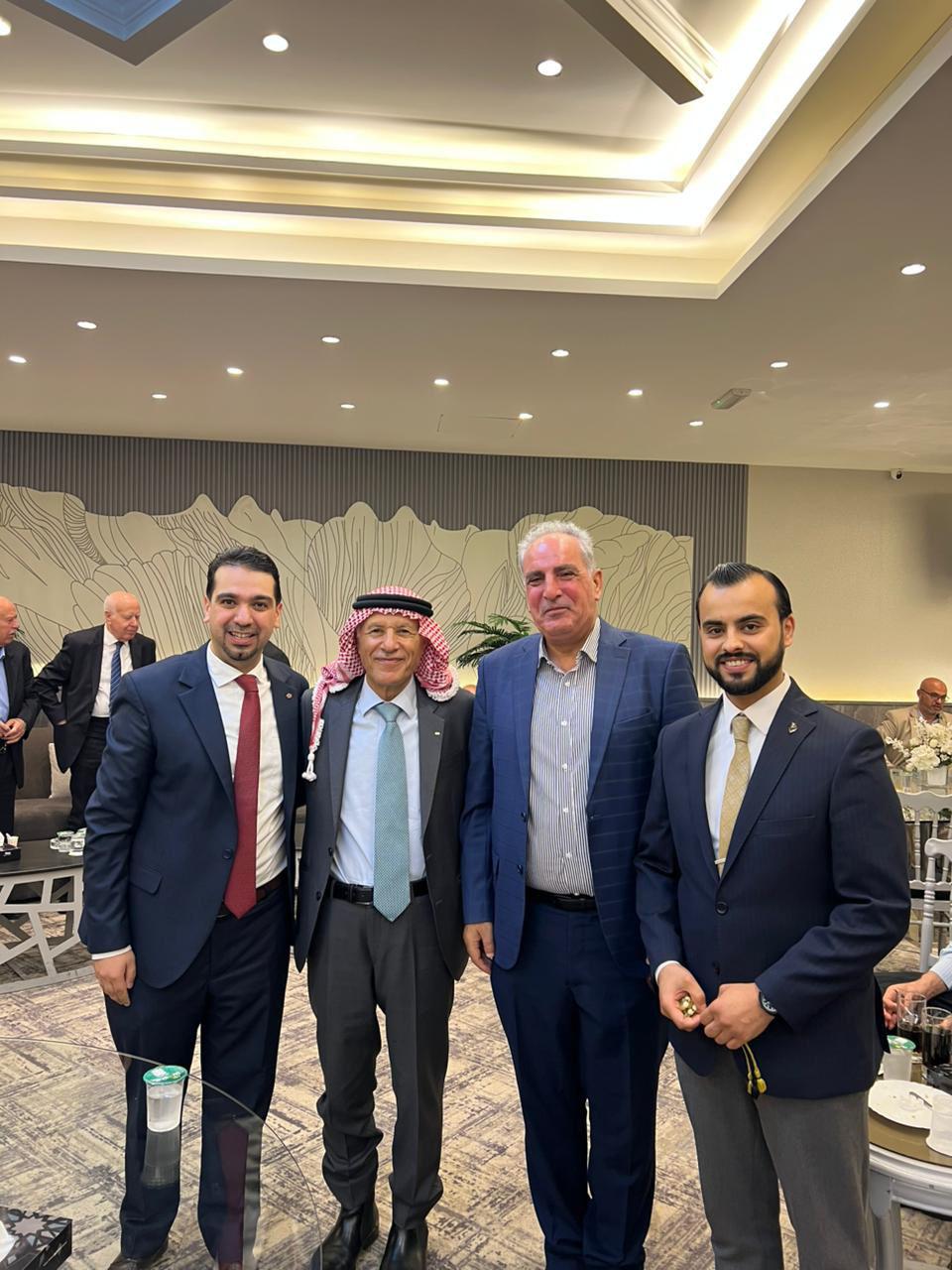 صورة حول : ال مبسلط وال زريقات نسايب الباشا مؤيد المبسلط طلب والنائب صالح العرموطي أبوعماد أعطى ال مبسلط وال زريقات نسايب الباشا مؤيد المبسلط طلب والنائب صالح العرموطي أبوعماد أعطى