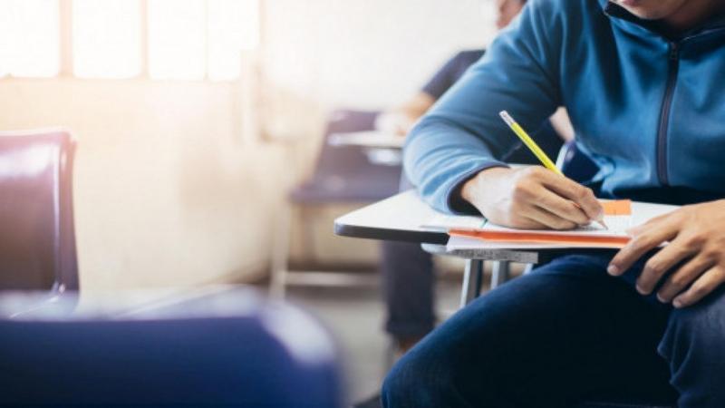 عاجل | أكثر من 209 آلاف طالب على مقاعد التوجيهي غدًا