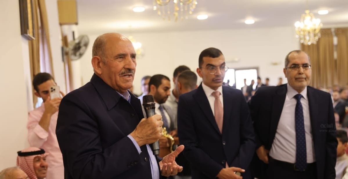 صورة حول : الذنيبات يرأس مراسم خطوبة نجل الزميل وليد الجلاد على كريمة بسام الرقاد الذنيبات يرأس مراسم خطوبة نجل الزميل وليد الجلاد على كريمة بسام الرقاد